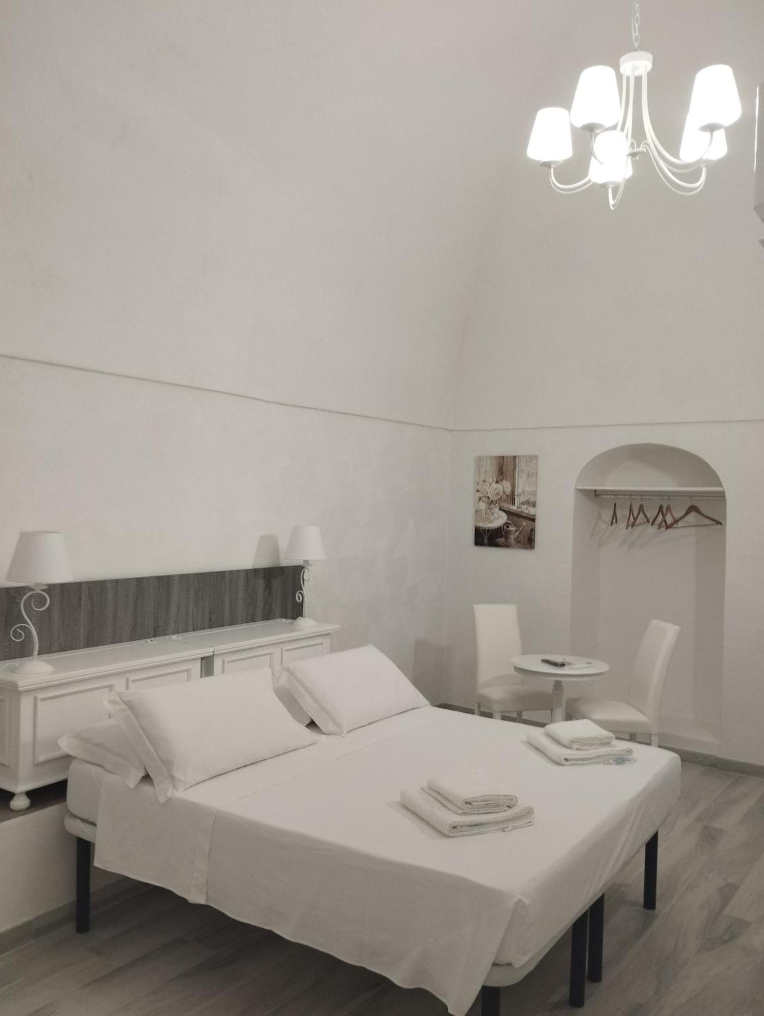 La Maison Piazza Del Popolo Манфредония Экстерьер фото